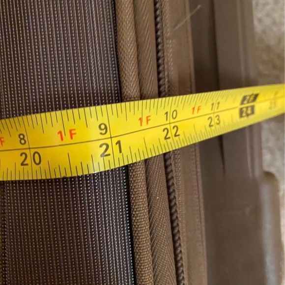 TravelPro Crew7 Light Brown 15 1/2W by 22L CARRY-ON MEDIUM LUGGAGE. - Picture 16 of 16